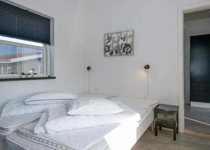 Lovely With Sea View 50 M 別荘